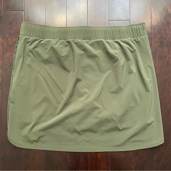 Athleta Stretch Skort Olive Green Size Large Zip Pockets Activewear - Picture 3 of 5